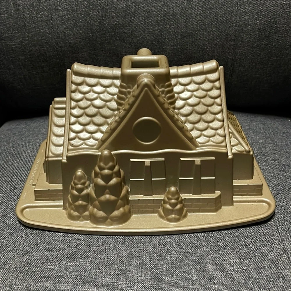 Nordic Ware Gingerbread Bundt Pan